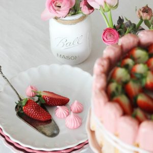Erdbeer Tiramisu in einer Torte